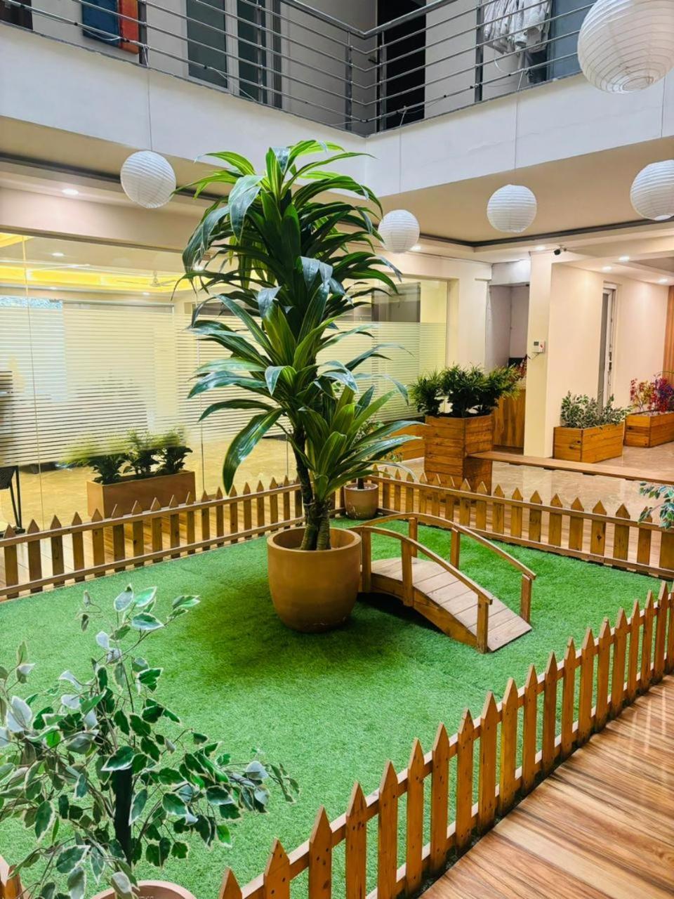 Hotel Golf View Suites-Golf Course Road Gurgaon Luaran gambar